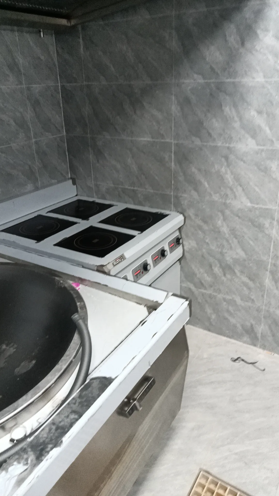 Heyuan Exhaust Hood Installation